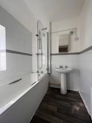 5 bedroom terraced house for rent