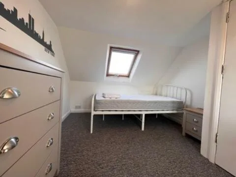 5 bedroom terraced house for rent