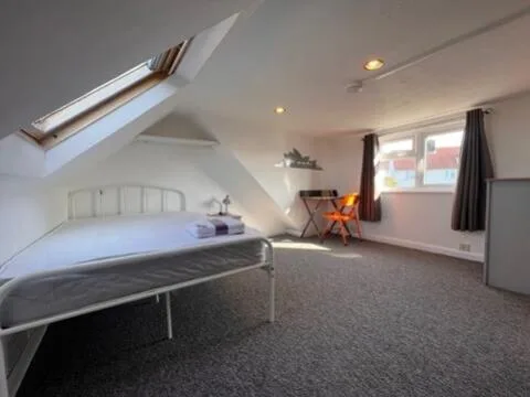 5 bedroom terraced house for rent
