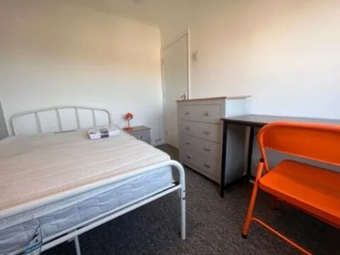 5 bedroom terraced house for rent