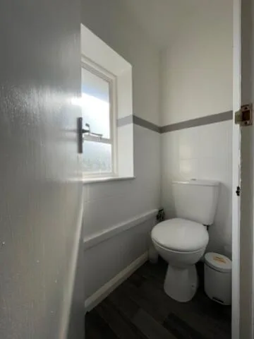 5 bedroom terraced house for rent