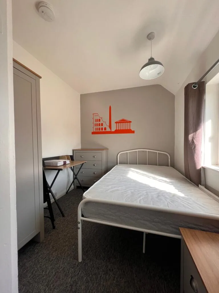 5 bedroom terraced house for rent