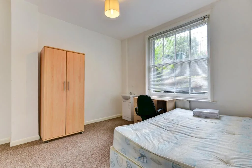 5 bedroom ground floor maisonette for rent