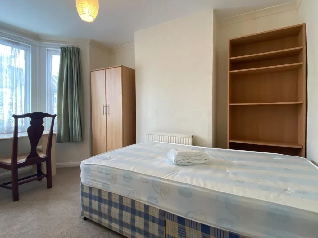 6 bedroom terraced house for rent
