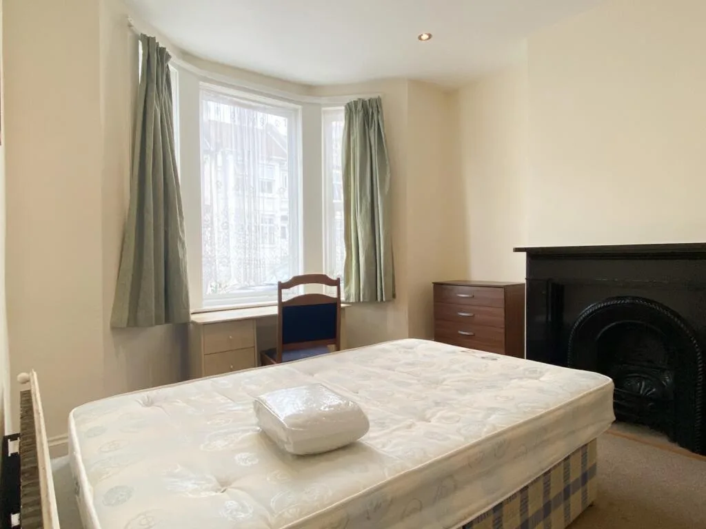 6 bedroom terraced house for rent