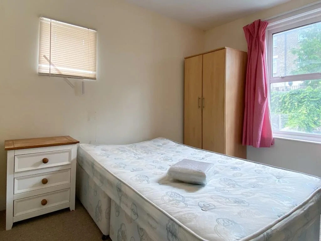 6 bedroom terraced house for rent