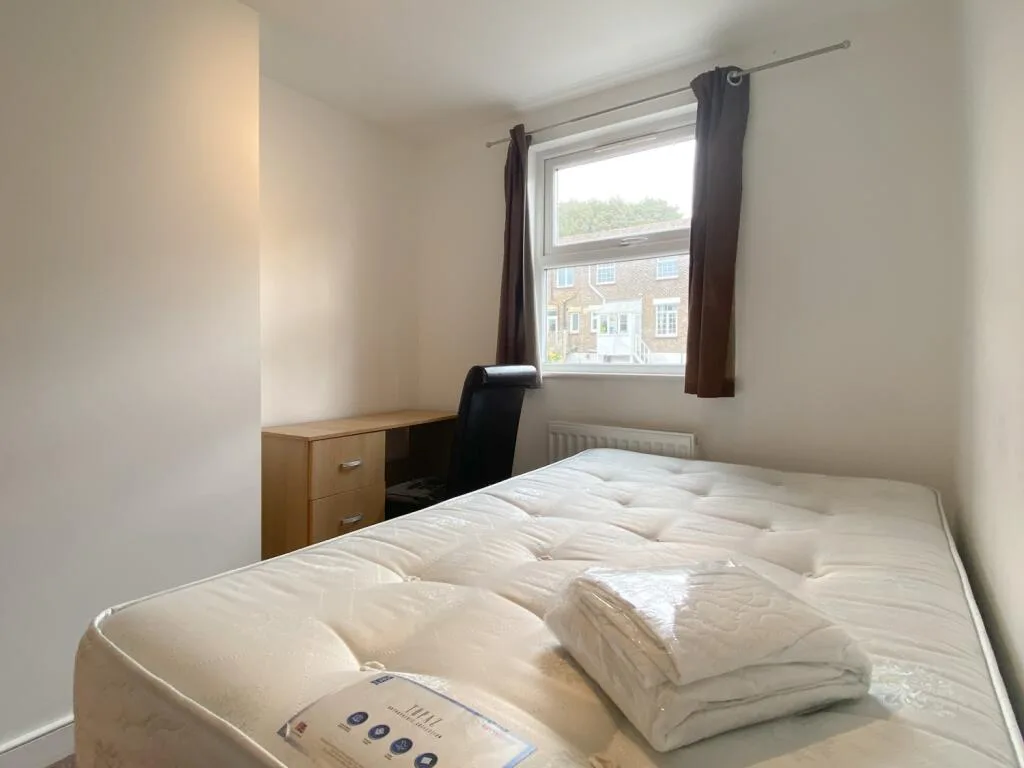 6 bedroom terraced house for rent