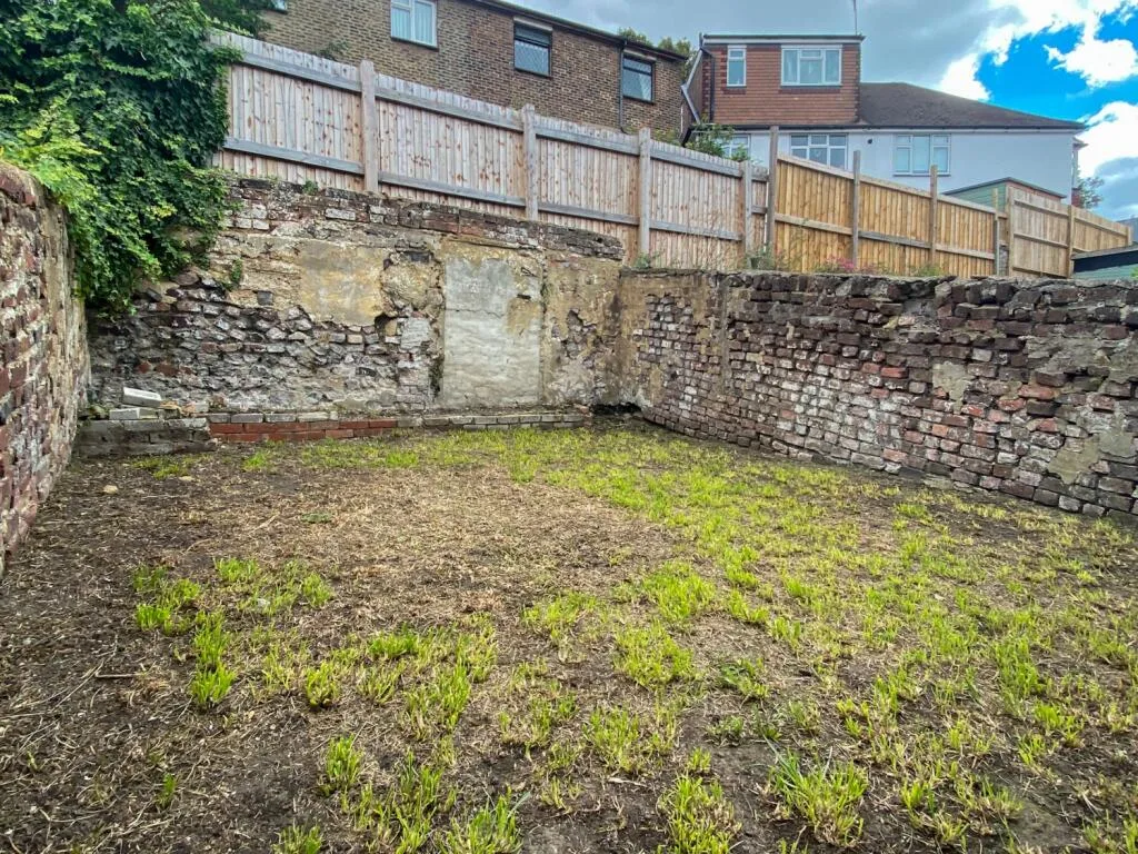 6 bedroom terraced house for rent