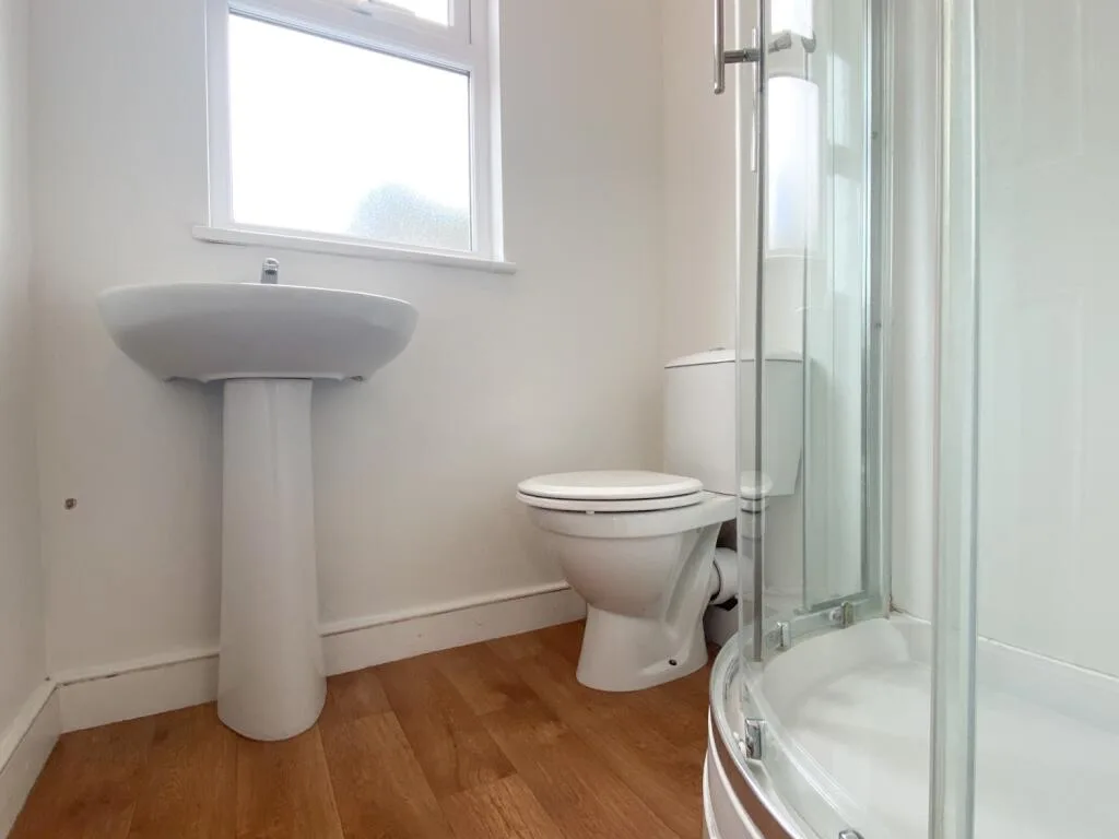 6 bedroom terraced house for rent