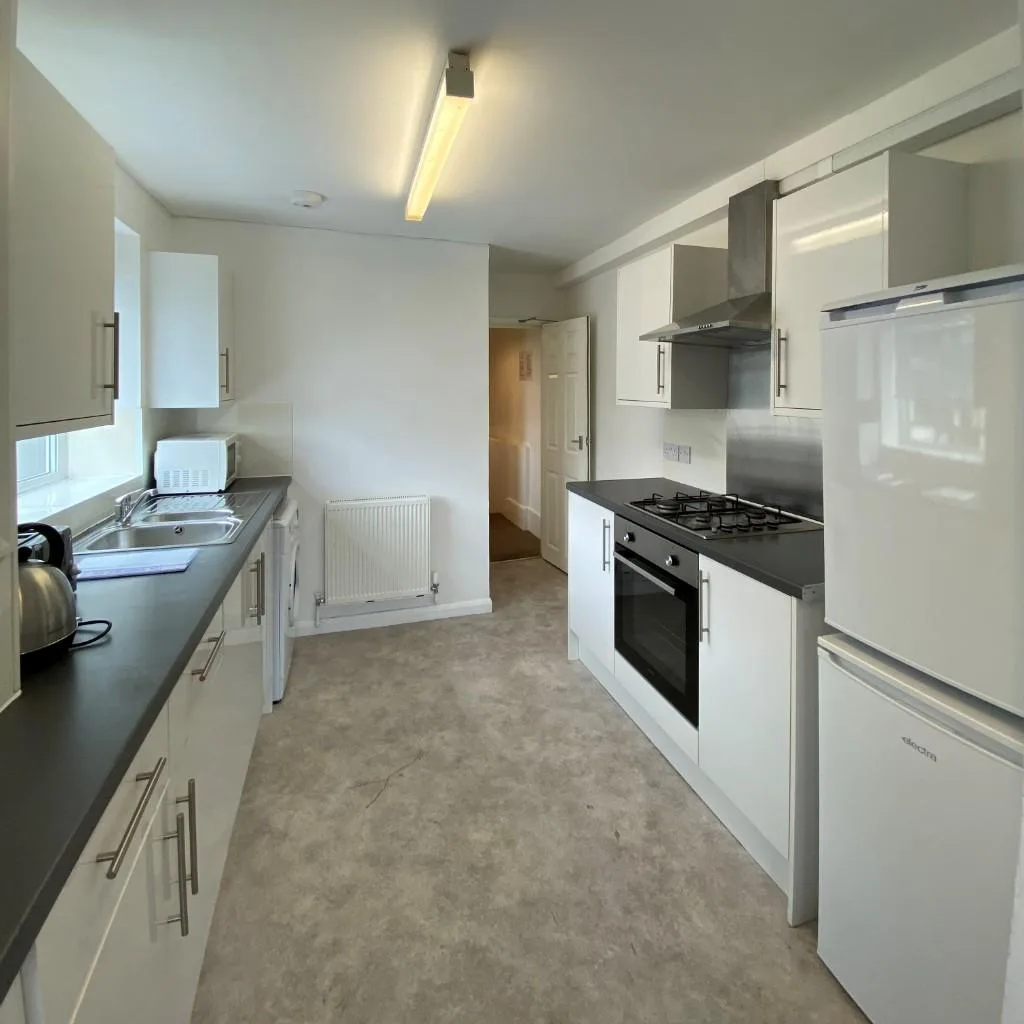 5 bedroom maisonette for rent