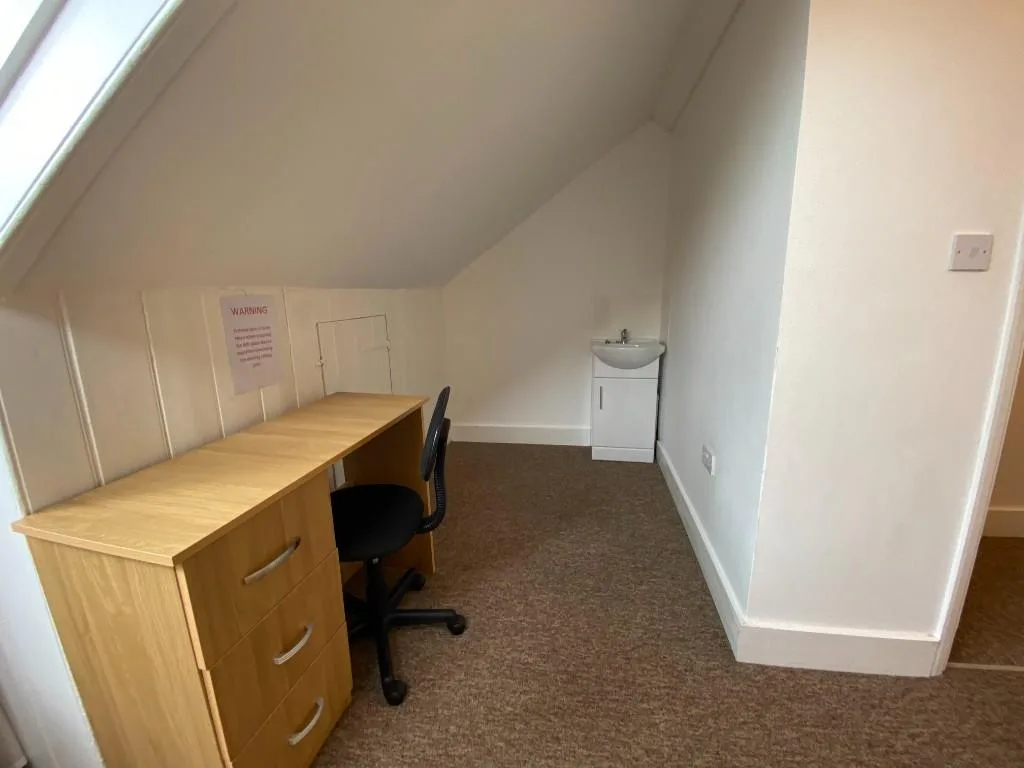 5 bedroom maisonette for rent
