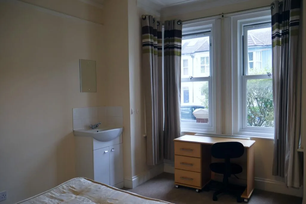 6 bedroom terraced house for rent