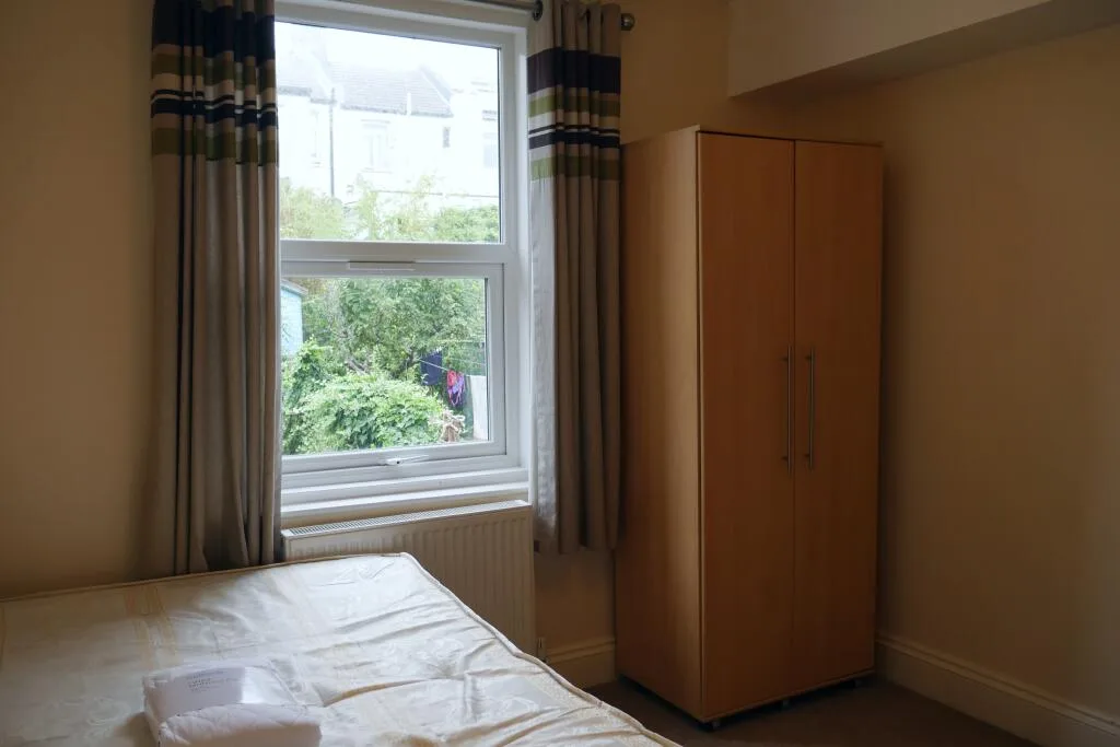 6 bedroom terraced house for rent