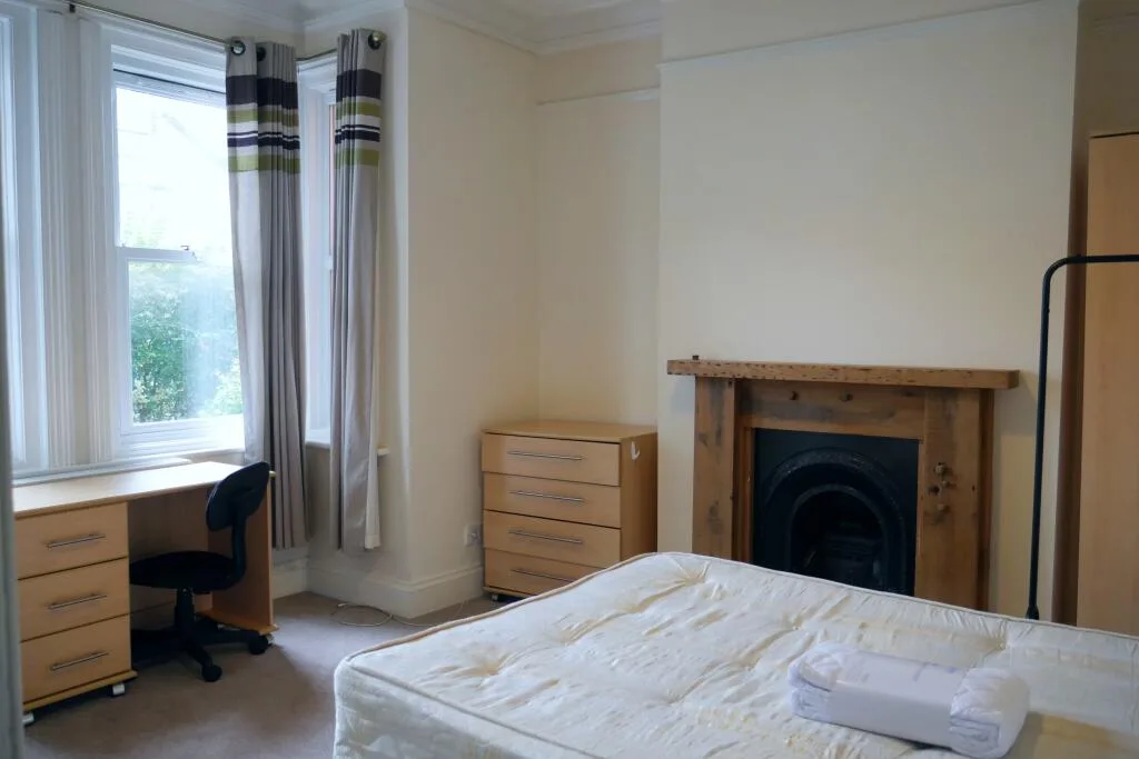 6 bedroom terraced house for rent