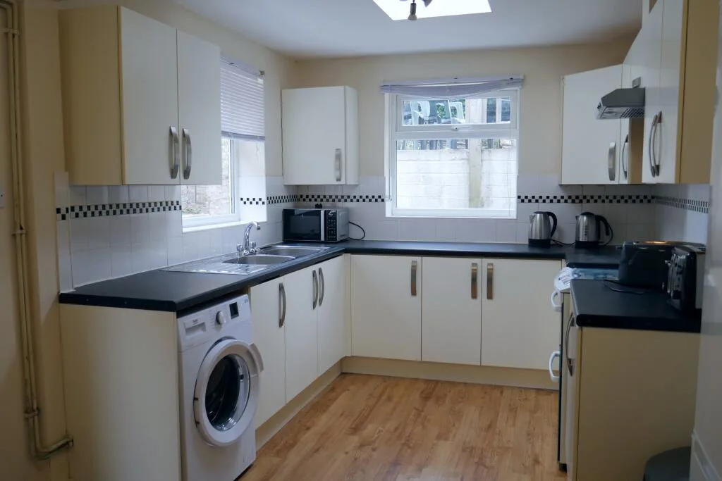 6 bedroom terraced house for rent