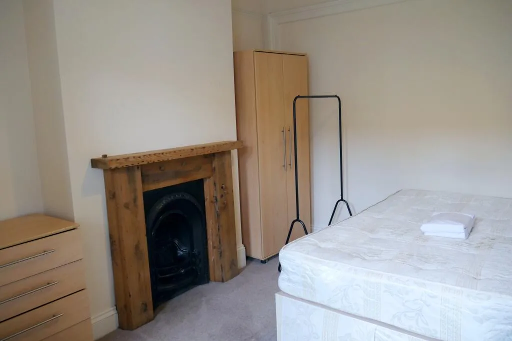 6 bedroom terraced house for rent