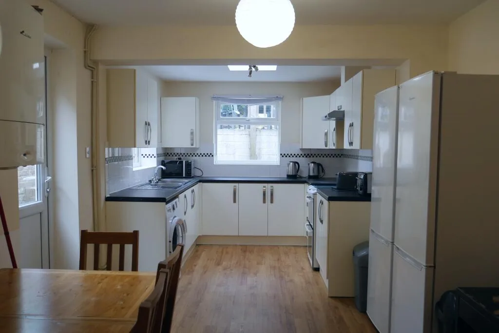 6 bedroom terraced house for rent