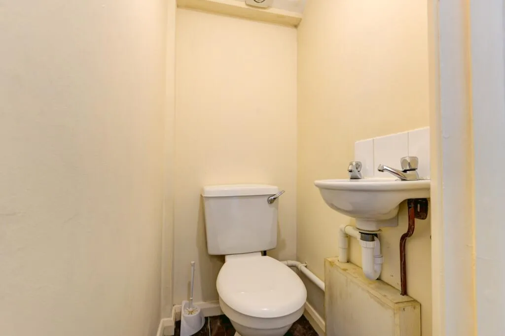 6 bedroom terraced house for rent