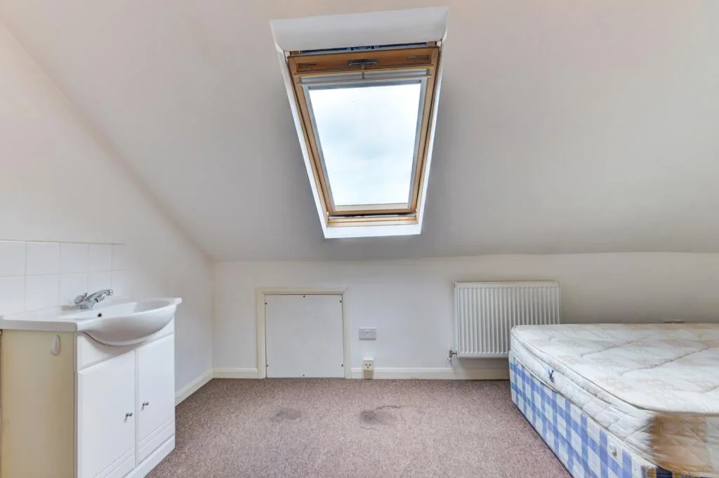 6 bedroom terraced house for rent