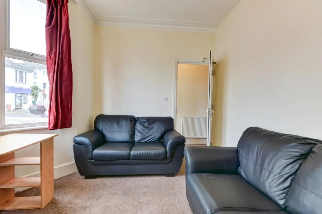6 bedroom terraced house for rent