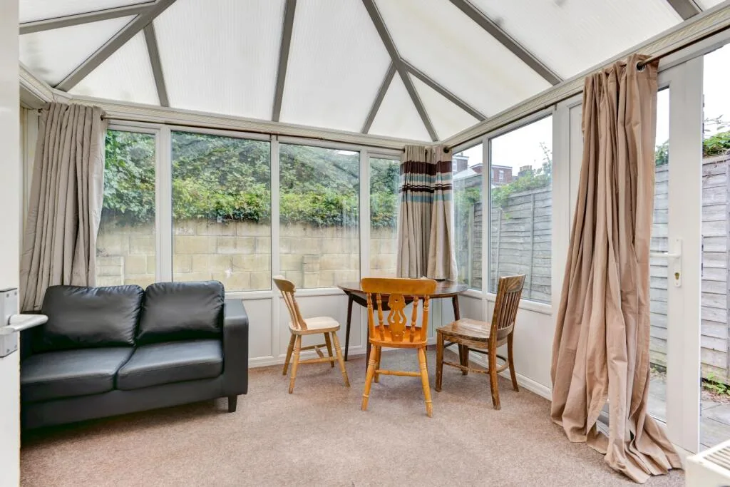 6 bedroom terraced house for rent
