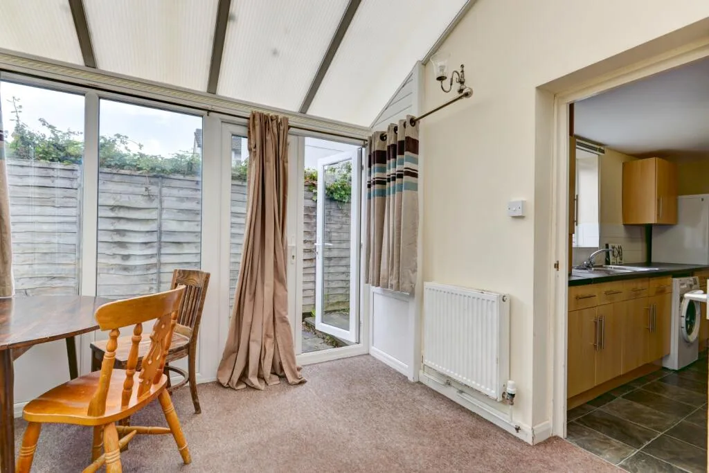 6 bedroom terraced house for rent