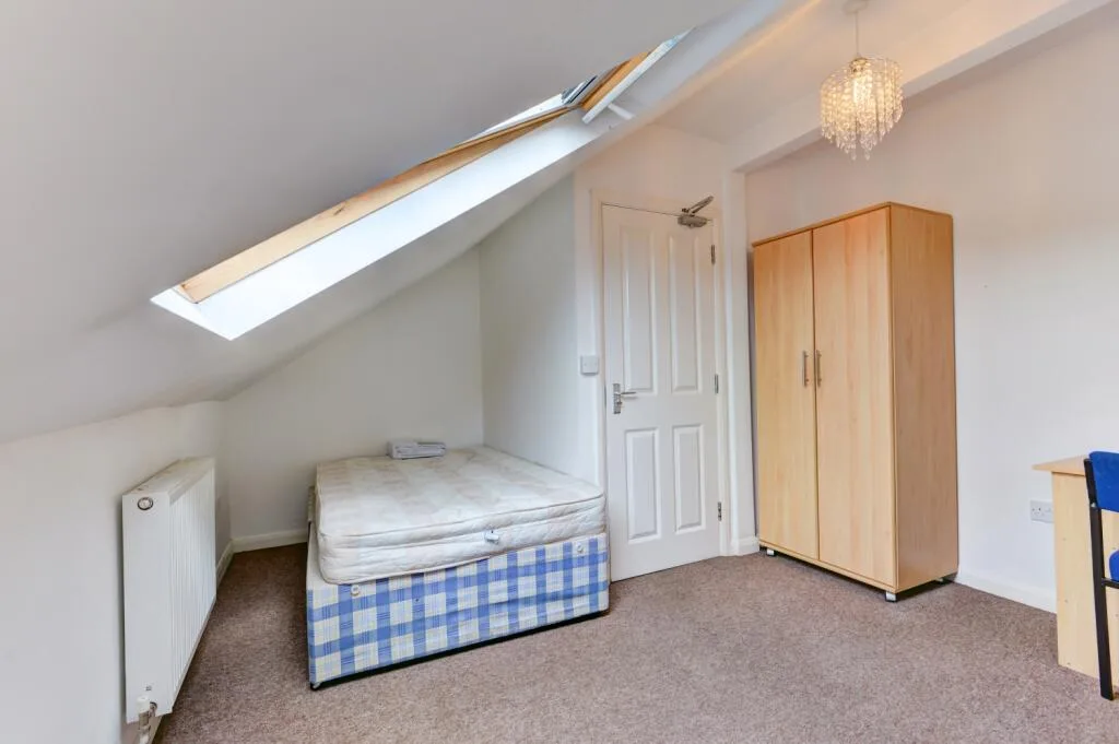 6 bedroom terraced house for rent