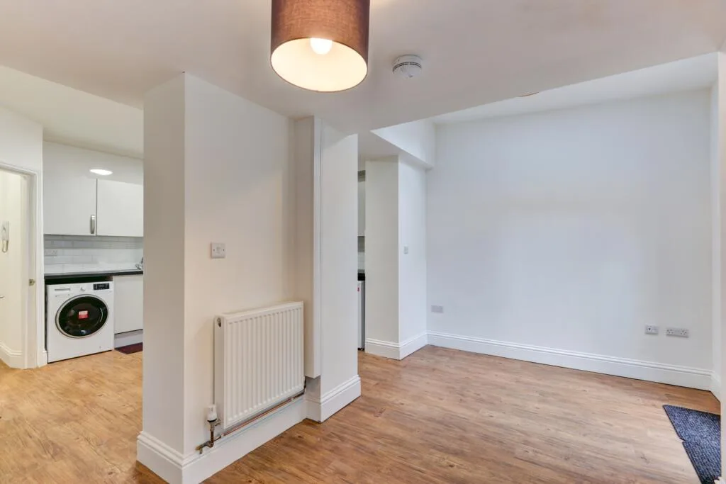 6 bedroom terraced house for rent