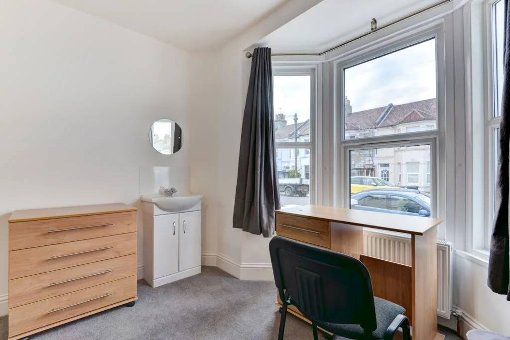 6 bedroom terraced house for rent