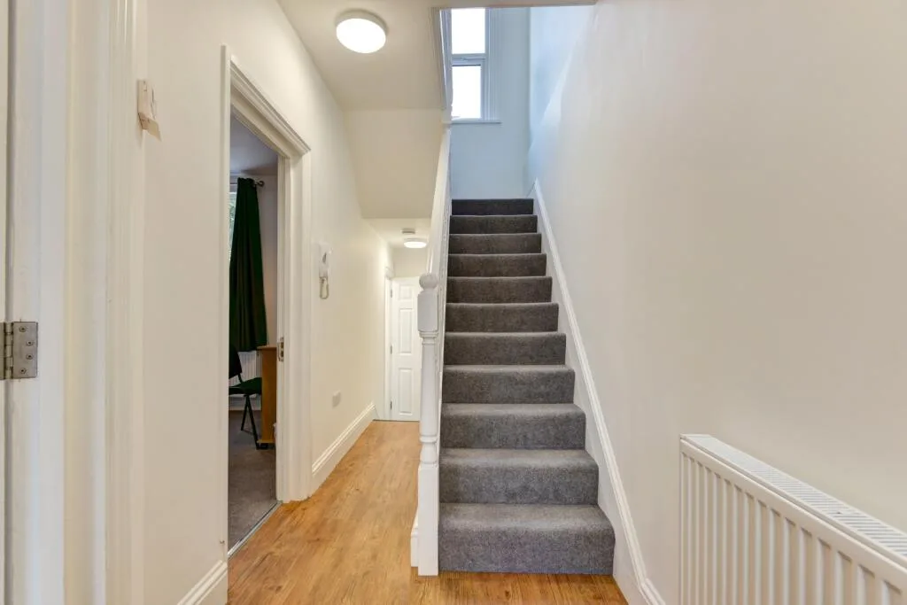 6 bedroom terraced house for rent