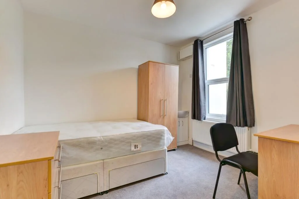 6 bedroom terraced house for rent