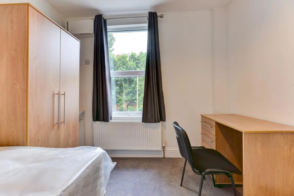 6 bedroom terraced house for rent