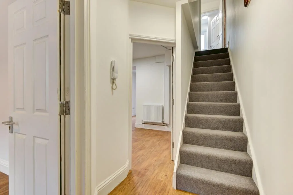 6 bedroom terraced house for rent