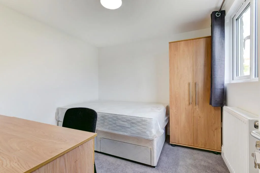 6 bedroom terraced house for rent