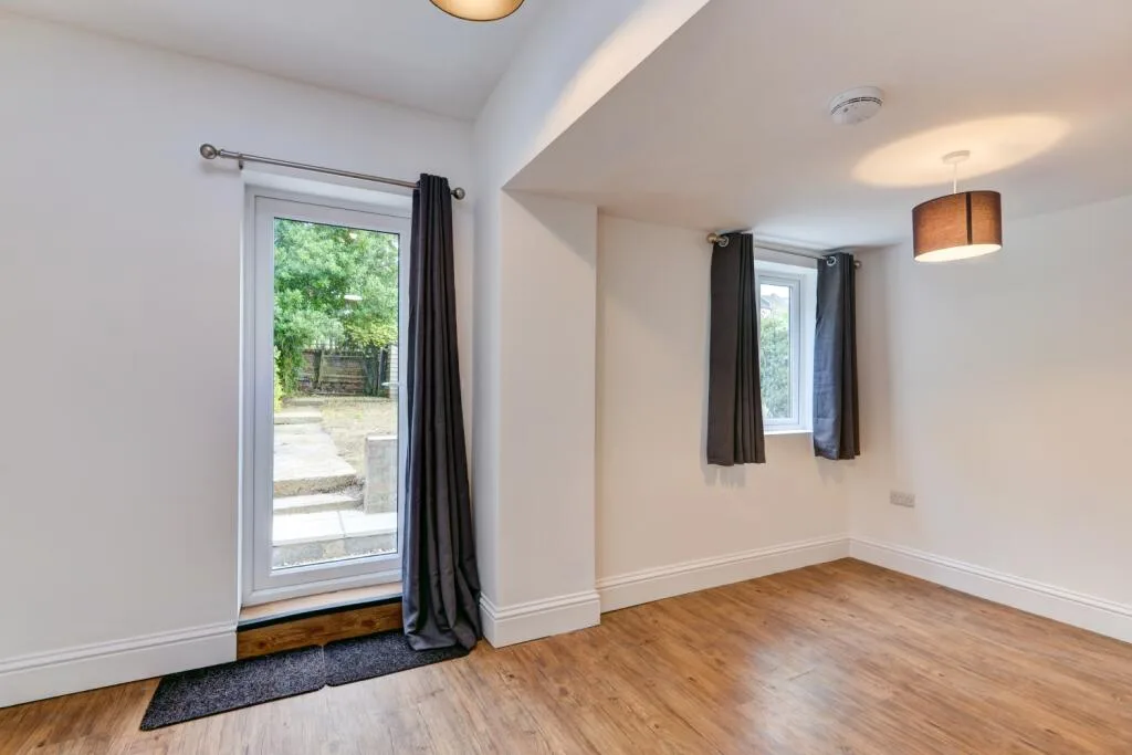 6 bedroom terraced house for rent