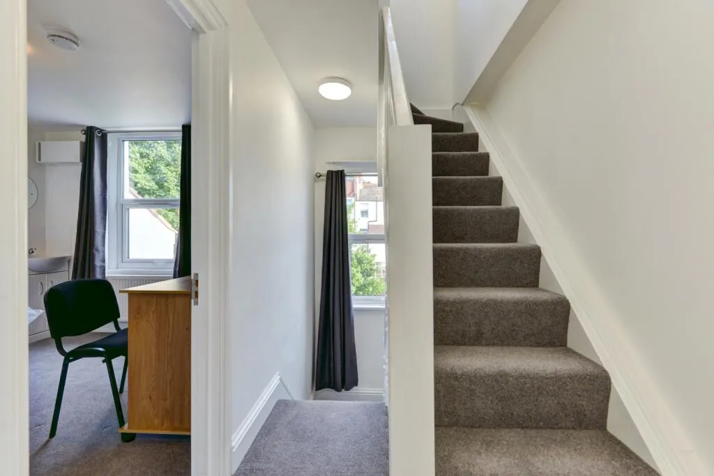 6 bedroom terraced house for rent