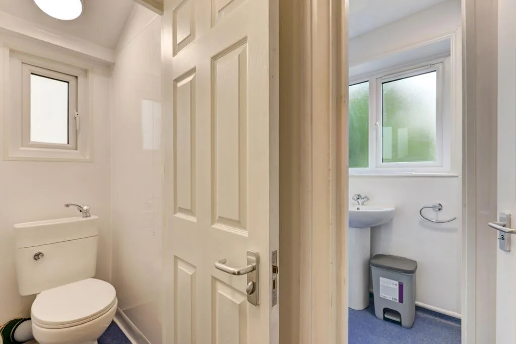 6 bedroom terraced house for rent