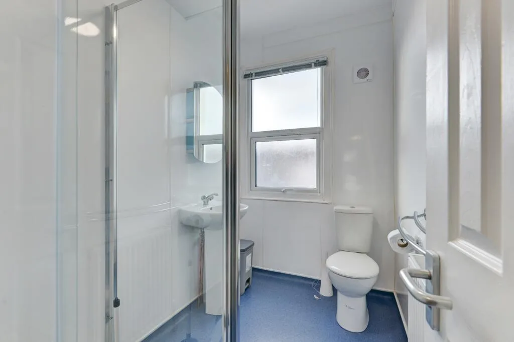 6 bedroom terraced house for rent