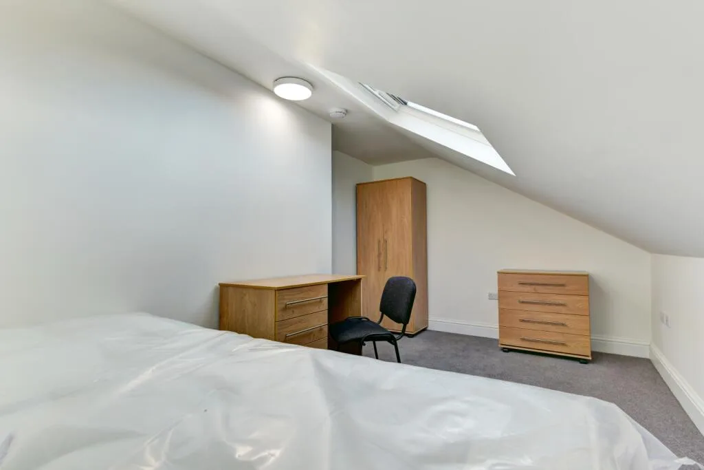 6 bedroom terraced house for rent