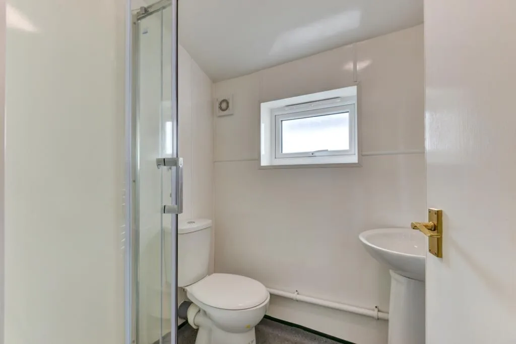 6 bedroom terraced house for rent