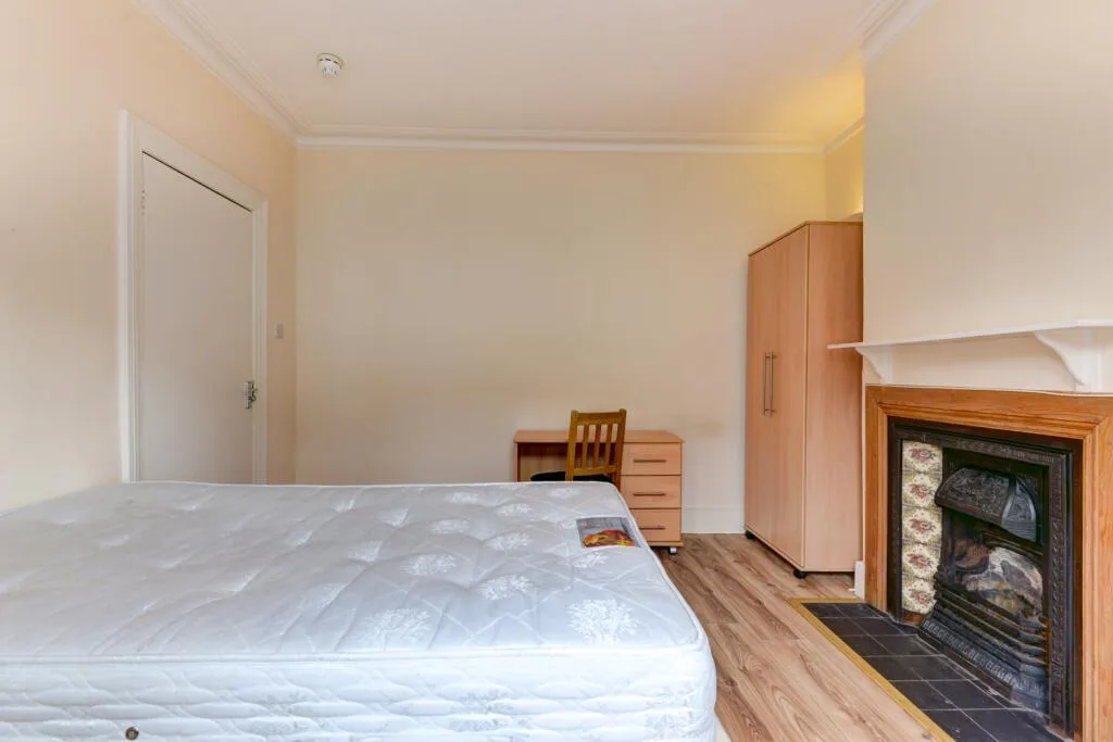 6 bedroom terraced house for rent