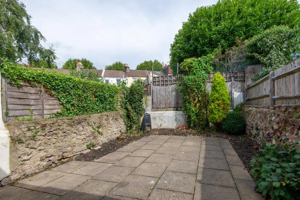 6 bedroom terraced house for rent