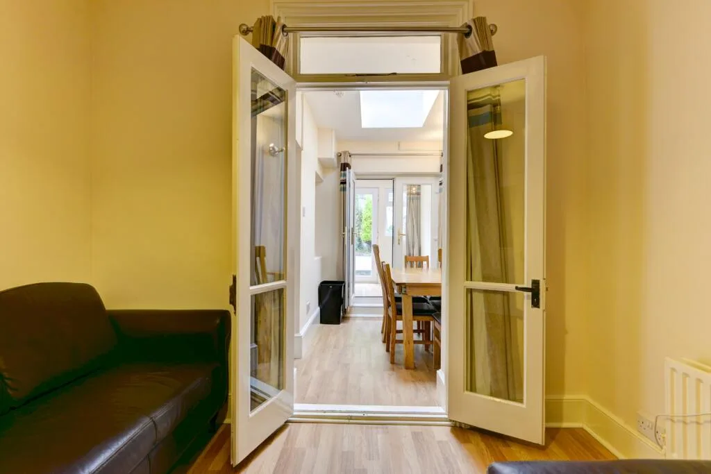 6 bedroom terraced house for rent