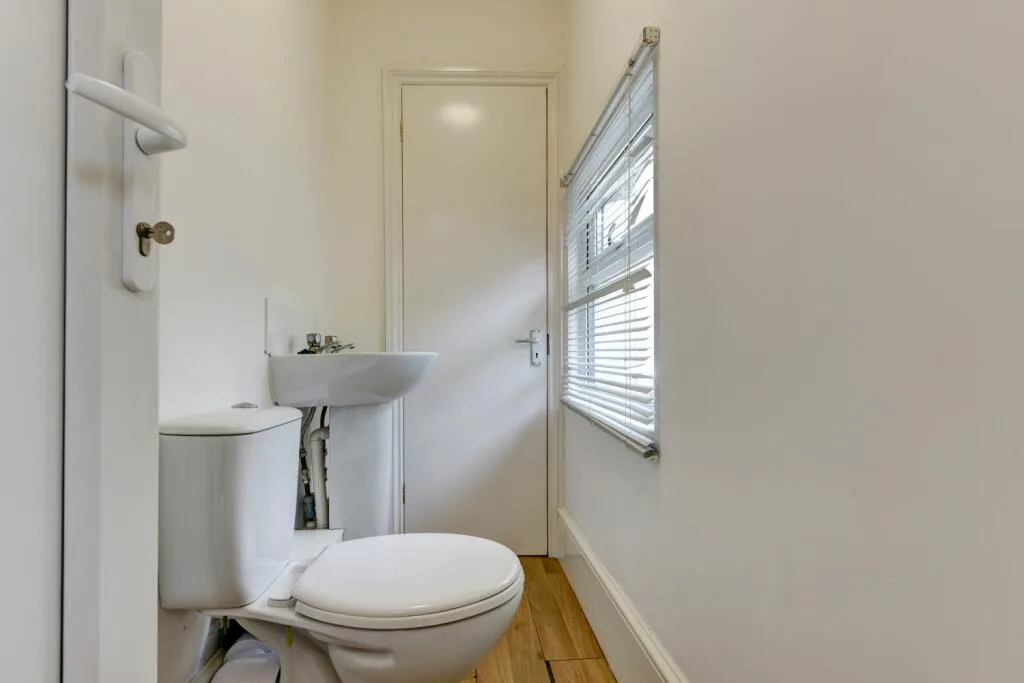 6 bedroom terraced house for rent