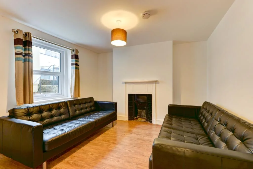 6 bedroom terraced house for rent