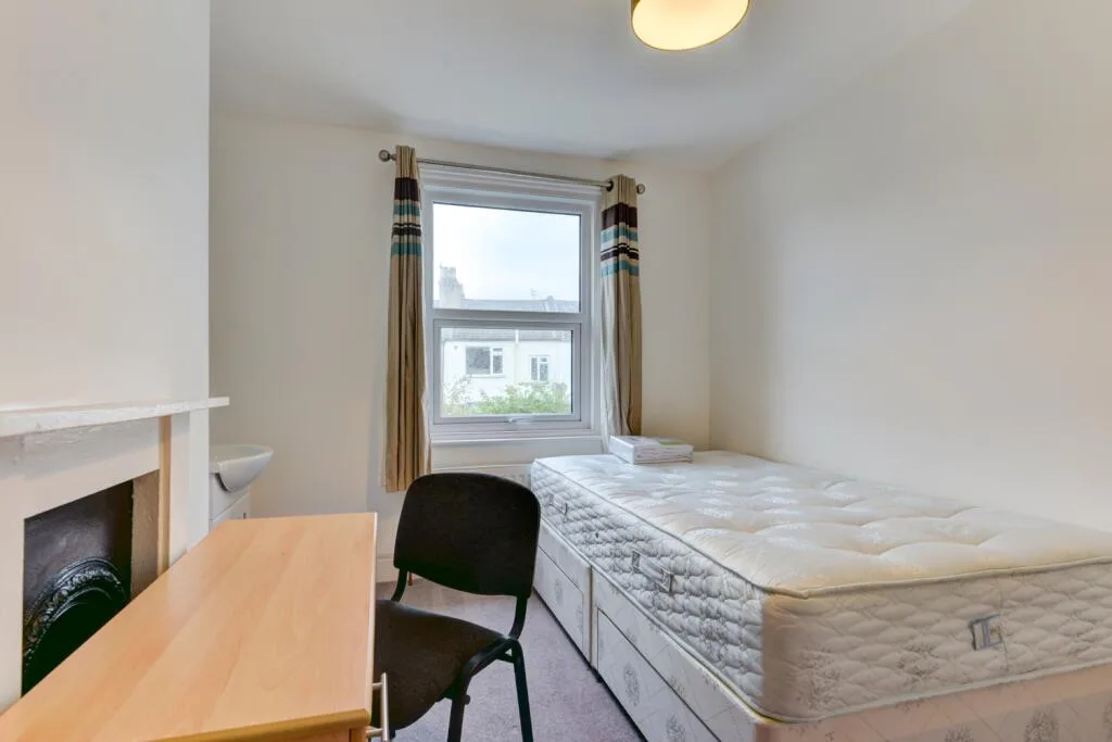 6 bedroom terraced house for rent