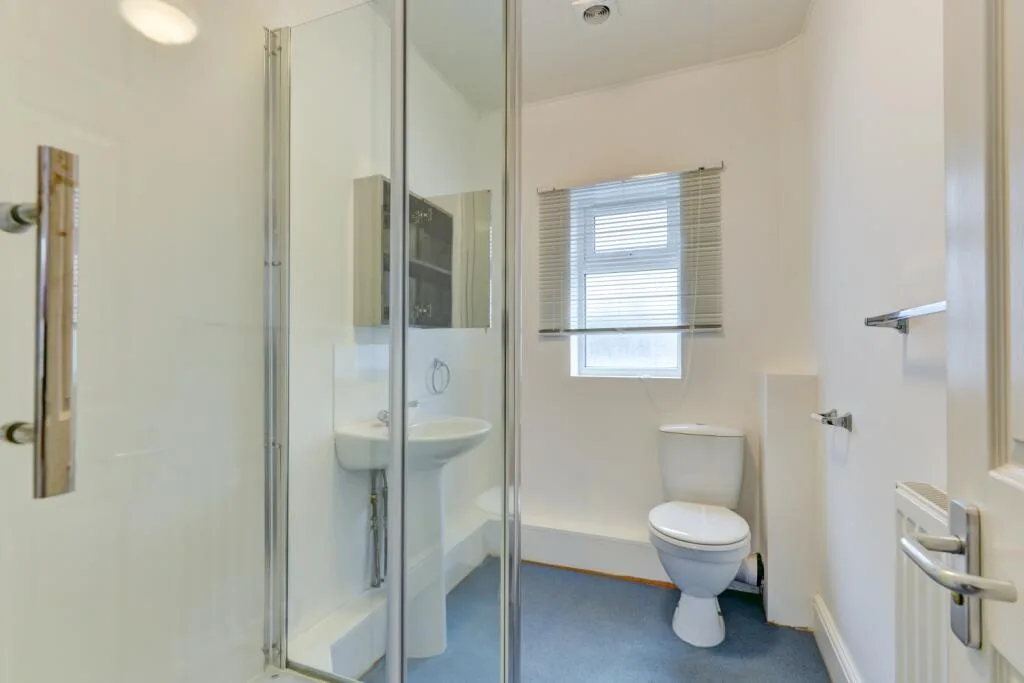 6 bedroom terraced house for rent