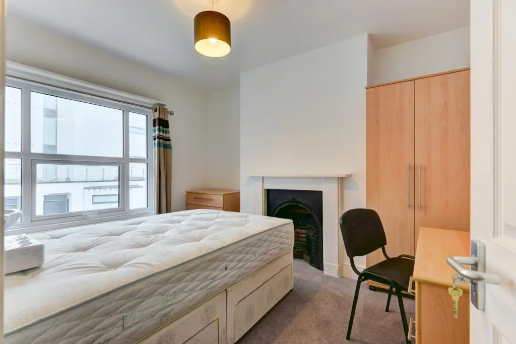 6 bedroom terraced house for rent