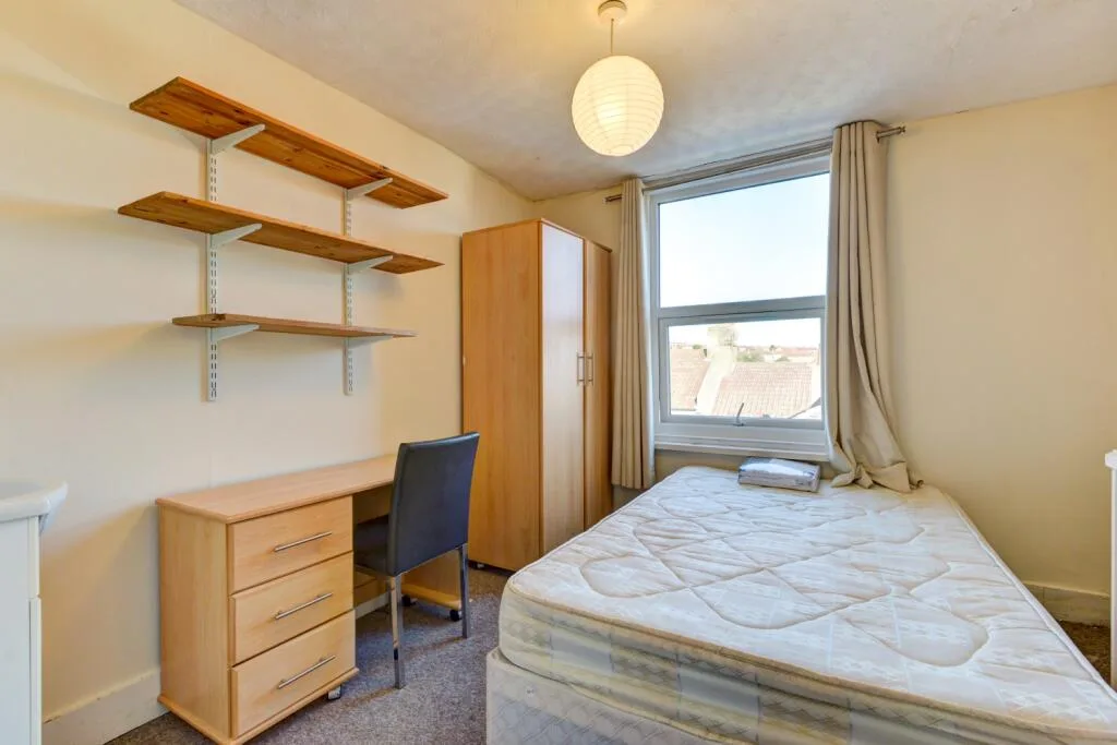 6 bedroom terraced house for rent