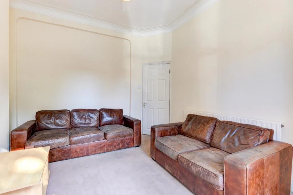 6 bedroom terraced house for rent